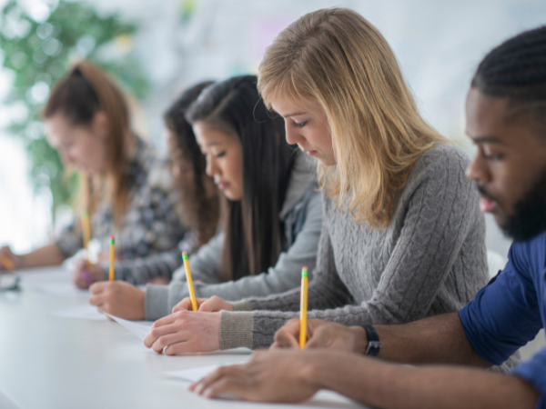 Cursos Gratuitos EJA